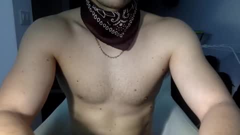 hornyspaniard93 online show from January 18, 11:36 pm