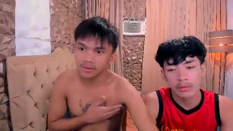 hornytwinkx69 online show from July 25, 4:27 pm