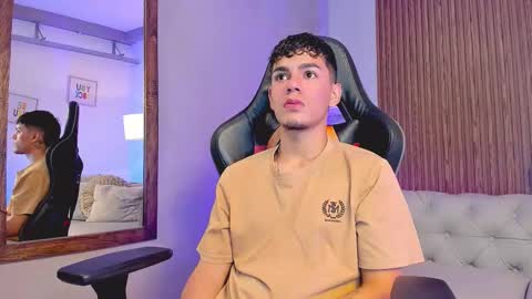 alex online show from December 19, 3:35 am