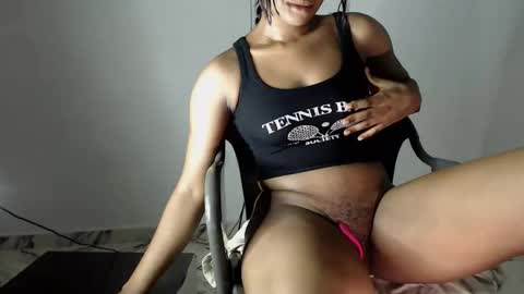 Snapshot of hot_chocoxxxx chatting on February 18, 9:53 pm sonia  mis choco online show from February 18, 9:53 pm
