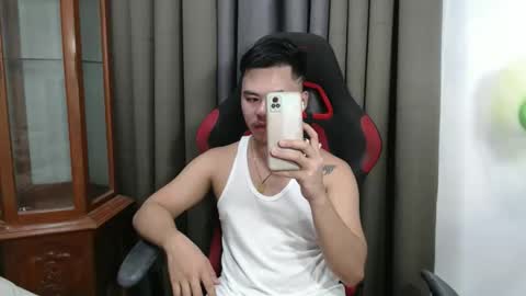 hot_emmanuel online show from October 17, 10:30 am