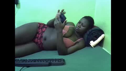 hot_girlly online show from September 19, 5:22 am