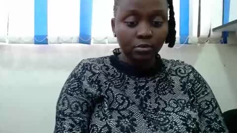 Linah online show from December 17, 12:45 pm