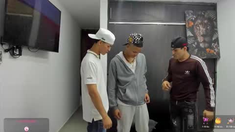 Vanesa Oliver and Andrew online show from November 23, 3:26 am