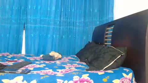 Hot Sharks   online show from October 6, 7:48 am