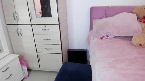 lesly and ander online show from February 25, 5:40 pm