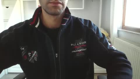 Snapshot of hotboy975334 chatting on October 29, 12:18 pm Alp online show from October 29, 12:18 pm