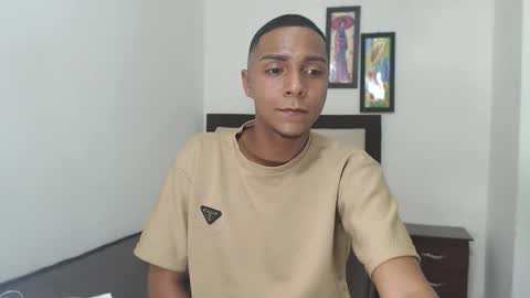 hotboyluxe online show from February 14, 3:09 am