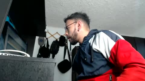 hotdereck33 online show from February 19, 6:32 pm