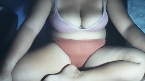 hotflowerclit online show from March 31, 2:17 pm