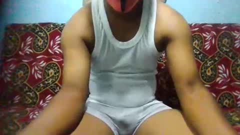 hotguyy001 online show from June 9, 5:29 am