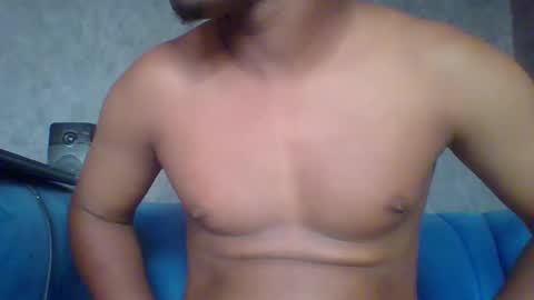 hotguyy001 online show from February 13, 6:30 am