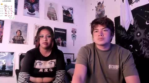 Snapshot of hothoneychile chatting on February 19, 2:23 am Sam and Nico online show from February 19, 2:23 am