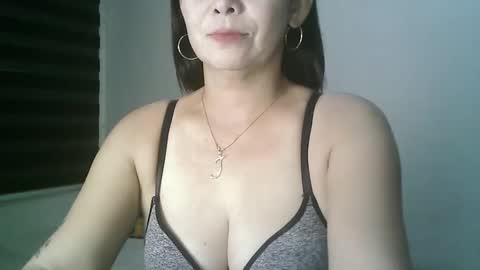 hotmamajen4u online show from May 8, 2:50 am