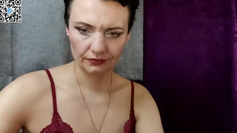 hotmamaqueen234 online show from April 15, 7:58 pm