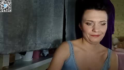 hotmamaqueen234 online show from April 16, 9:39 pm