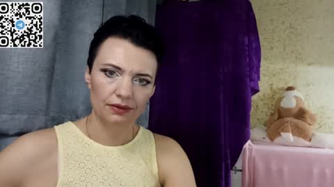 hotmamaqueen234 online show from March 31, 9:48 pm