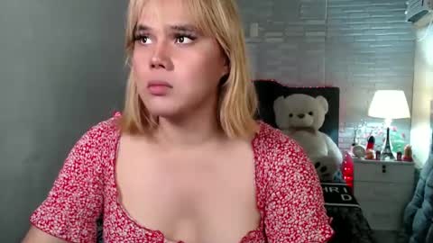 HotTrannyCock online show from January 13, 8:26 am