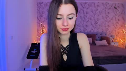 hotmolly_ online show from April 22, 10:00 am