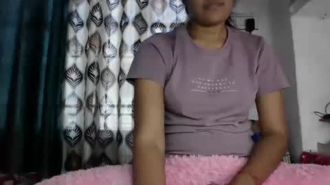 Snapshot of hotnsweetindian chatting on February 15, 7:06 am lola online show from February 15, 7:06 am