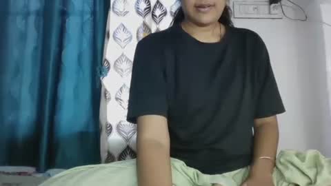 Snapshot of hotnsweetindian chatting on September 30, 5:51 am lola online show from September 30, 5:51 am