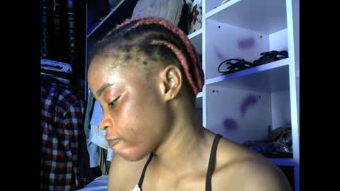 hottie baddie14 online show from February 2, 3:37 am