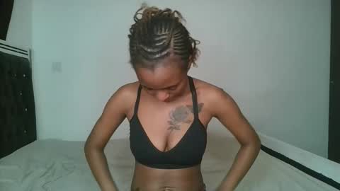 hottie_mistie online show from April 15, 9:15 pm