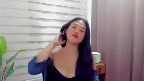 Maxine online show from September 8, 3:44 pm