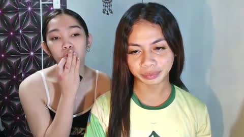 Snapshot of hottiescummerx chatting on January 11, 1:32 pm N I C A online show from January 11, 1:32 pm