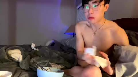 hottiewithabody101 online show from January 15, 8:06 pm