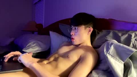 hottiewithabody101 online show from December 20, 8:38 pm