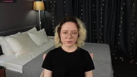 Kori online show from April 11, 7:45 am