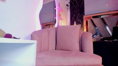 hotty_redd online show from December 13, 7:40 pm