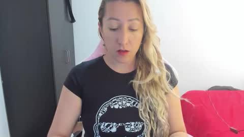 hottychrystal online show from February 12, 2:42 pm