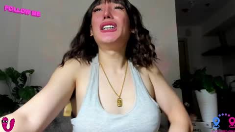 crishinahotty online show from February 22, 9:56 am