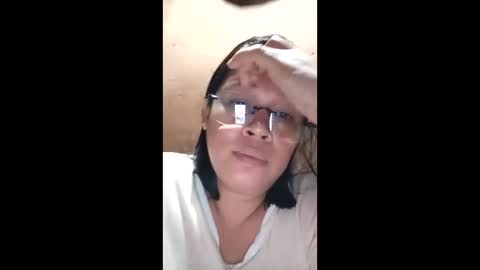 hottyislandmommy online show from May 6, 3:18 pm