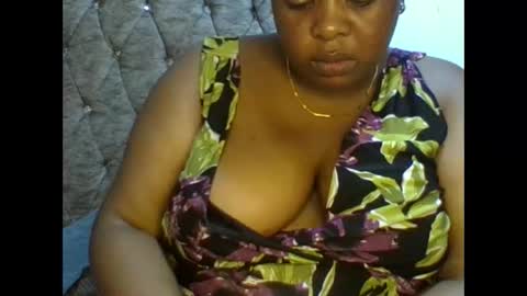 hotzoey10 online show from April 25, 9:33 am