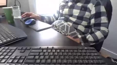 hoverday online show from February 3, 2:10 pm