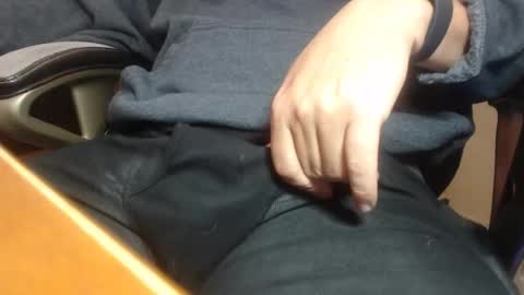 Howard817 online show from March 28, 5:36 pm