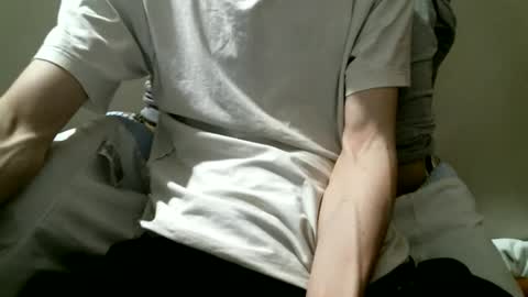 Snapshot of hug_me chatting on September 13, 12:24 am Keanu online show from September 13, 12:24 am