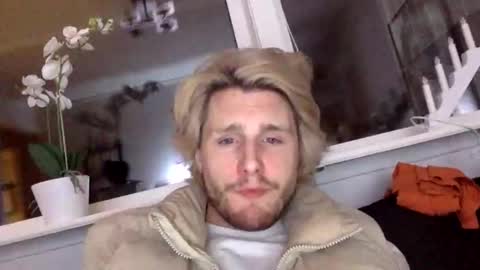 hugeswedishviking online show from November 17, 11:40 pm