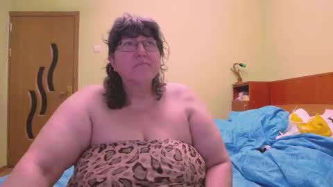 HugeTitsXXX online show from February 27, 12:57 am