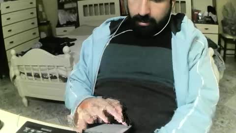 hugeveiny online show from March 17, 12:43 pm