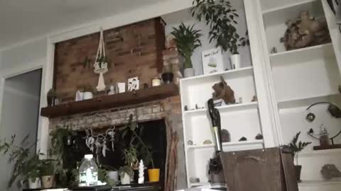 hungitalian40 online show from November 13, 10:18 am