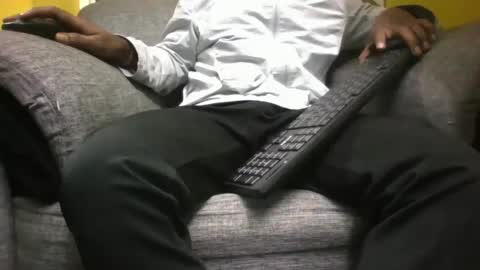 hunk_dominant online show from December 18, 5:52 pm