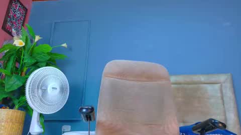 Hunter  online show from January 6, 7:18 pm