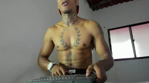 hunting_blondes online show from April 11, 8:35 pm