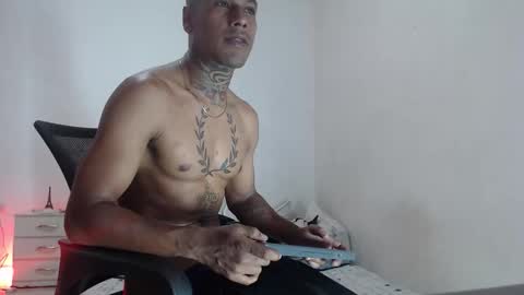 hunting_blondes online show from March 27, 12:05 am