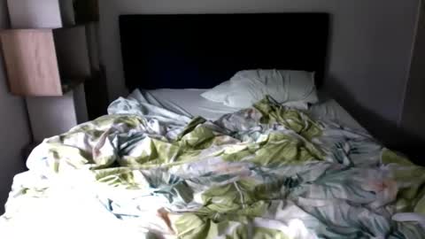 Snapshot of husheddesire chatting on October 16, 11:03 pm Em. online show from October 16, 11:03 pm