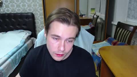 Tom online show from March 31, 1:33 pm